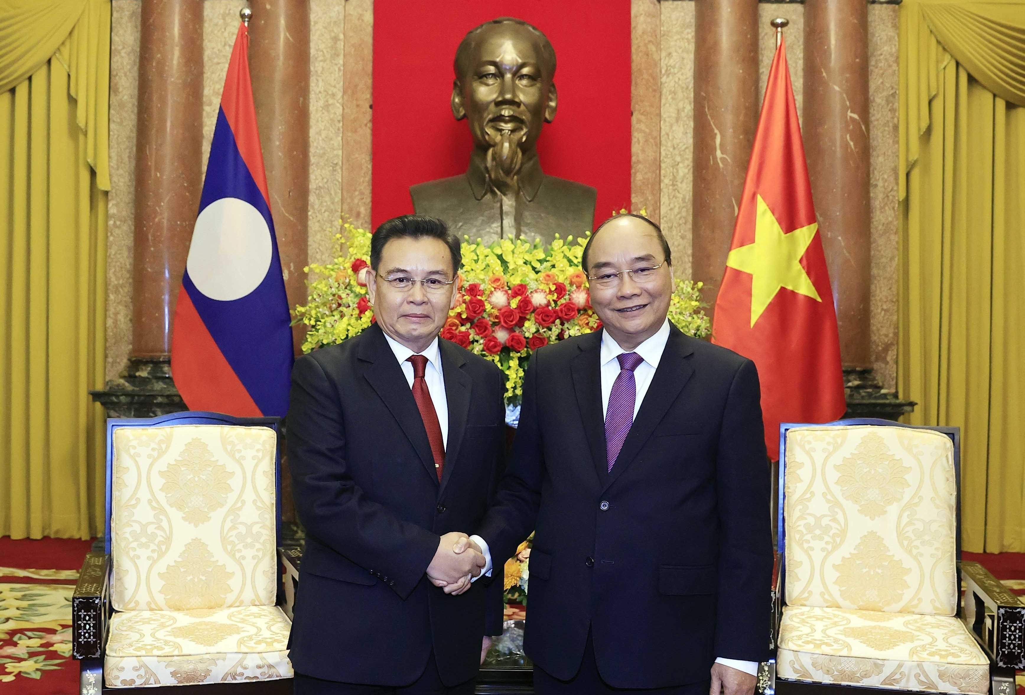 Chủ tịch nước Nguyễn Xuân Phúc tiếp Chủ tịch Quốc hội Lào Xaysomphone Phomvihane